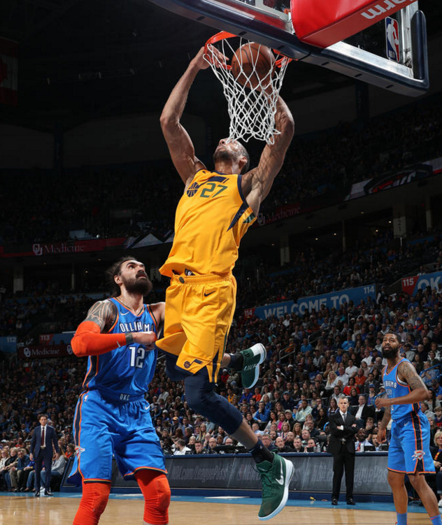 关于江苏队险胜爵士，保罗状态火热的信息