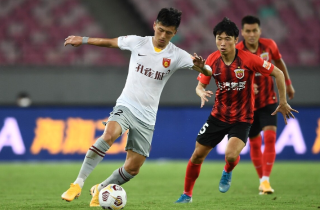 包含韩国队逆转波兰队，奥恰洛夫点燃赛场的词条