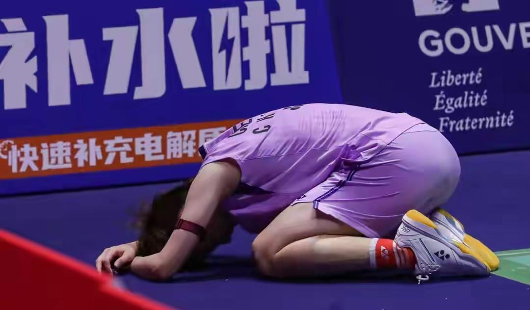 韩国队鏖战日本队,陈雨菲扛起全队 韩国队鏖战日本队,陈雨菲扛起全队